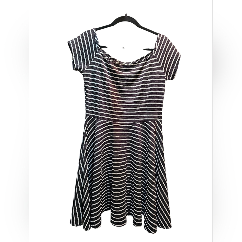 SNAP, SZ 1X Striped Fit & Flare Dress - Black and White